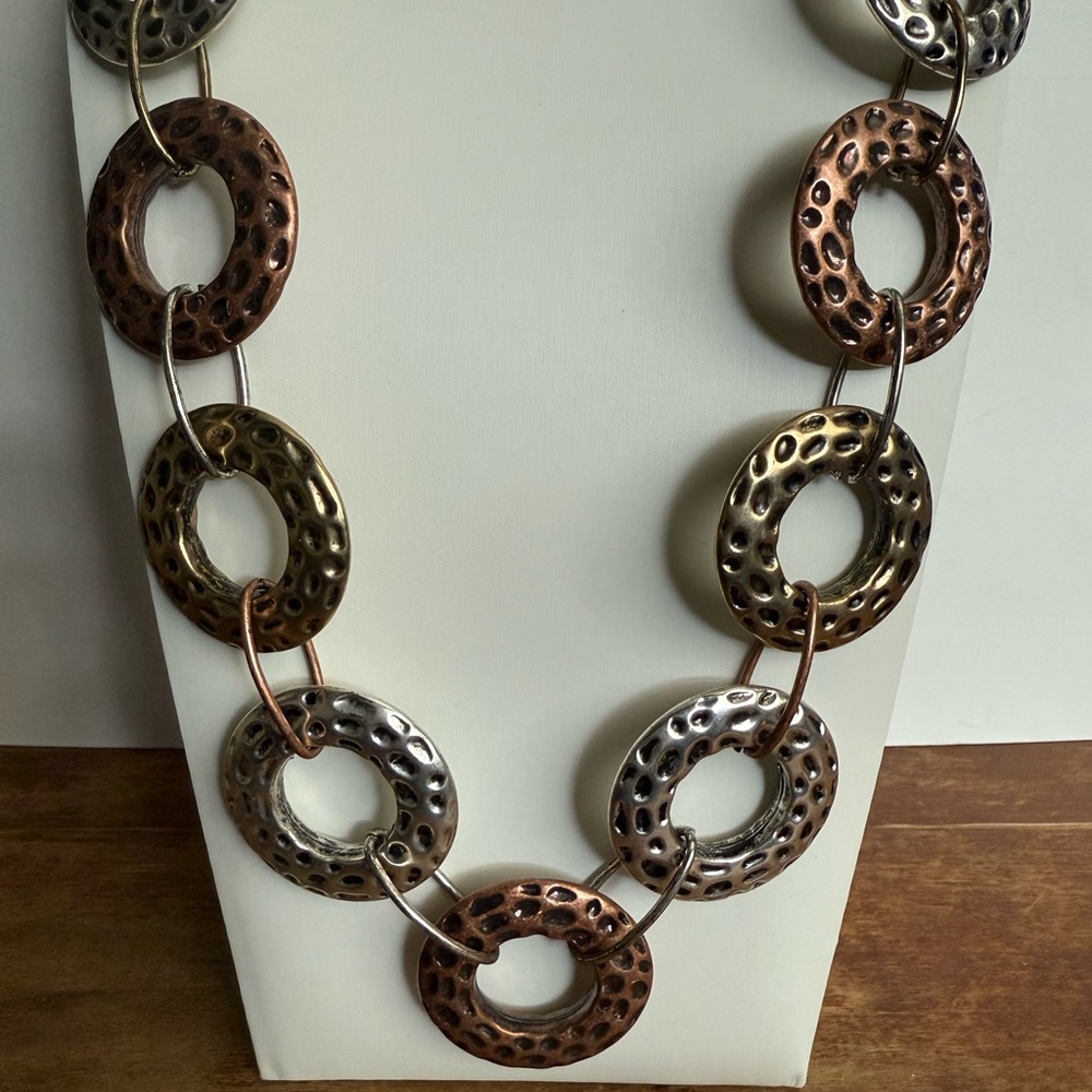 Chic Multi-Tone Circle Necklace - image 2
